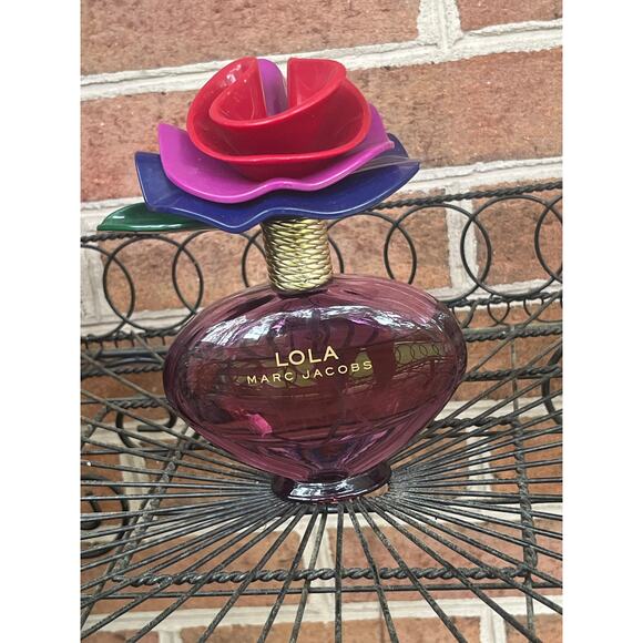 Marc Jacob’s LOLA 3.4 oz Eau de Parfum Spray Discontinued Fragrance Perfume - Picture 1 of 6